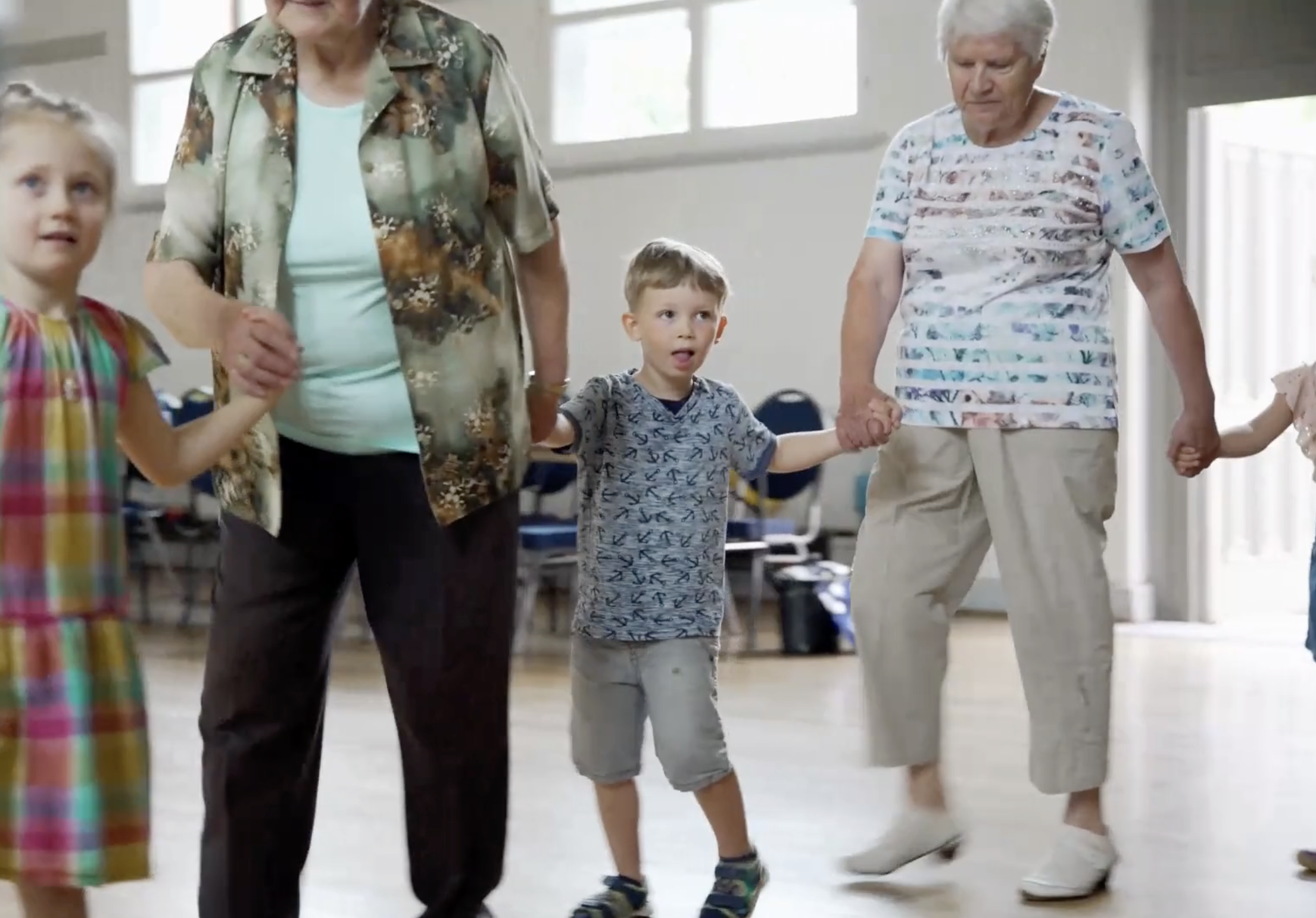 Video Mehrgenerationenhaus Geschwister Scholl starten